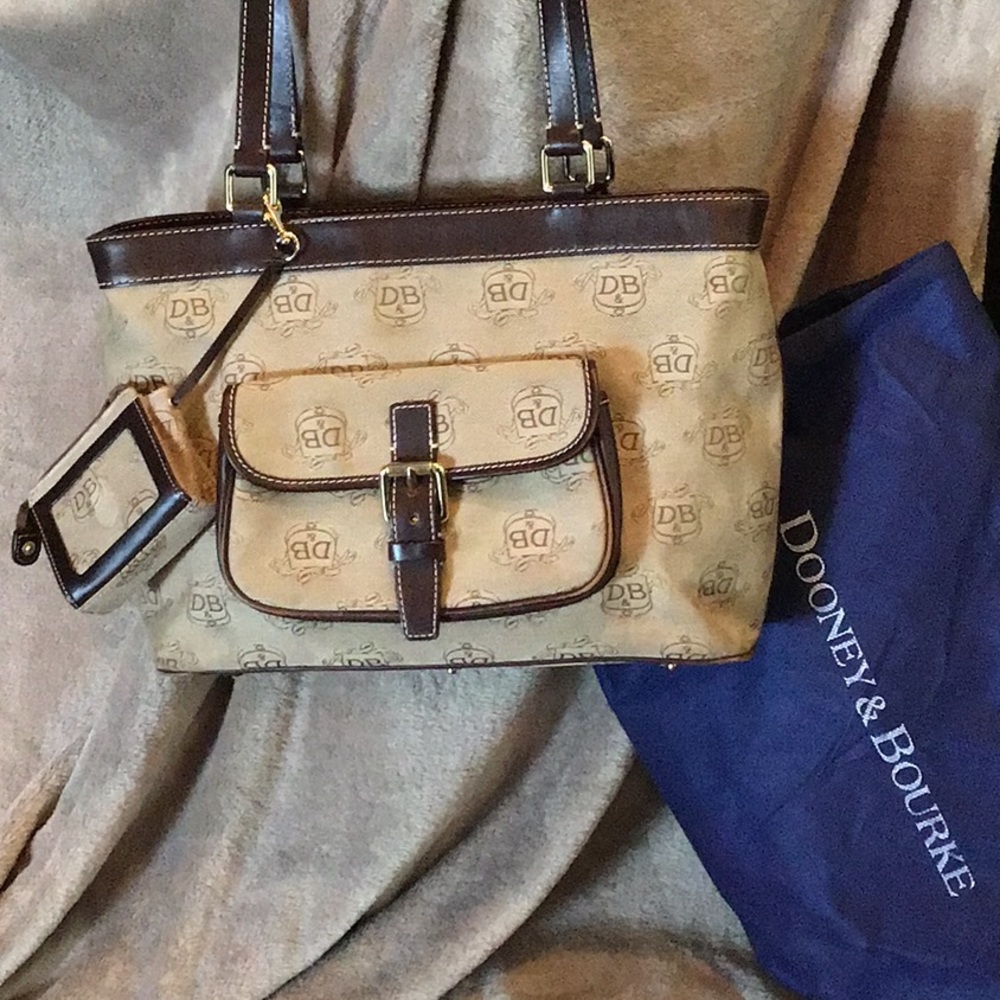 Dooney & Bourke Shoulder Bag